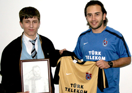 Olcan'a hayranından sürpriz