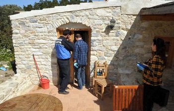 Hırsızlar tarihi bile soydu!