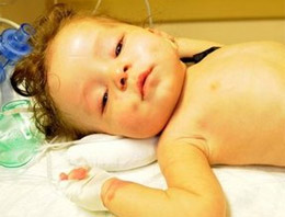 Spor çantasında bebeği terk ettiler