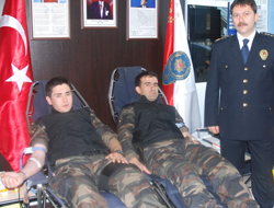 Giresun polisleri bağış yaptı