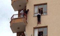 Evde cep telefonu kavgası