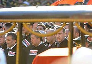Erdoğan'a cenazede protesto