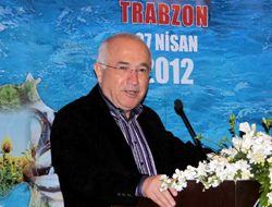 Cemil Çiçek Trabzon'da konuştu