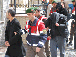 Askere esrar satarken...