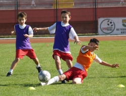 Futbol şenliği sürüyor