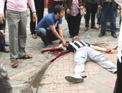 Taraftarların kavgasında kan aktı