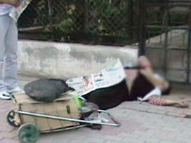 Ceset 7 saat kaldırımda beklemiş