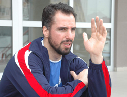 Pedro ısınırken elini sakatladı