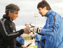 Boğuşlu'ya süpriz doğum günü