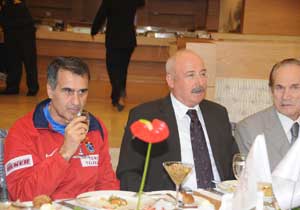 Trabzon eski Valisi gidiyor mu ?