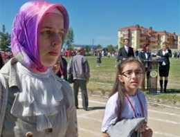 Kaymakam türban krizi çıkardı