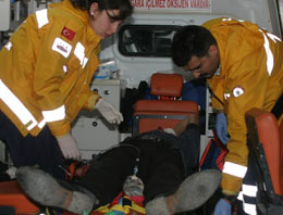 Terminalin tavanı çöktü: 2 yaralı