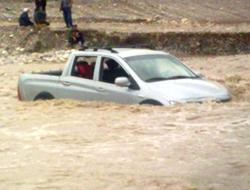 Baraj açıldı su baskını oldu