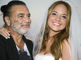 Ayşe Özyılmazel boşanıyor