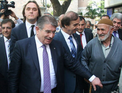 'Lan senin bıyığını seveyim'