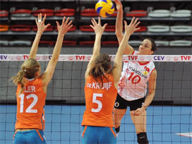 Milliler Hollanda'ya set vermedi