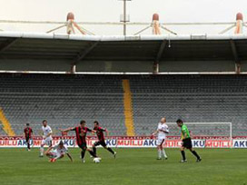 Seyirci: 550 Hasılat: 850 TL