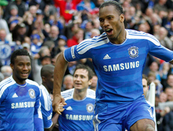 Chelsea kupayı müzesine götürdü