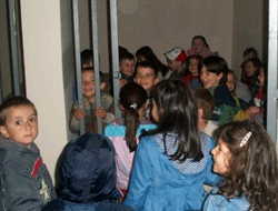 Anaokulu öğrencileri hapiste!