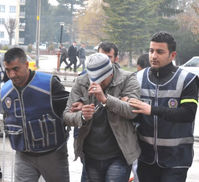 Kablo hırsızları yakalandı!