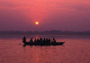 Nehirde Tekne Battı:15 Ölü