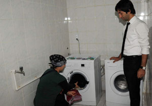 Çocuk çamaşır makinesinde kaldı