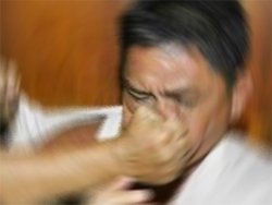 Doktoru darp etmek istediler!