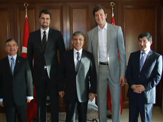 Gül, Okur ve Aşık'ı kabul etti