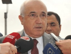 Cemil Çiçek'ten Anayasa Yorumu