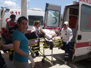 Turist otobüsü devrildi: 2 yaralı