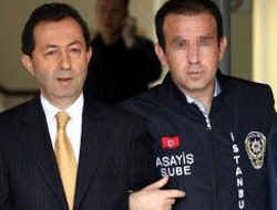 Garipoğlu Göz Göre Göre Kaçtı