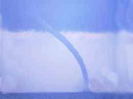 Mezarlıkta çıkan hortum korkuttu