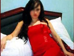 Polis duvara dayayıp tecavüz etti