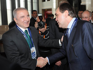 'Demirören kendiliğinden bıraksın'