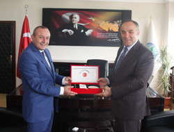 Vali Kızılcık'a elveda ziyareti