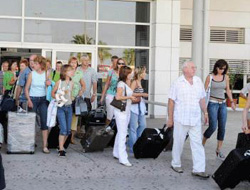 Kaçak turistlere dikkat edin