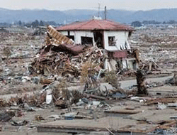 Deprem binayı yerle yeksan etti