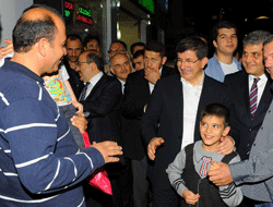 Bakan Davutoğlu ilgi odağı oldu