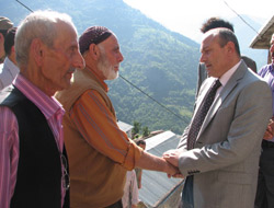 Vali Kızılcık Kıyıdış yaylasında