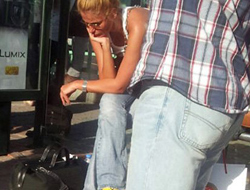 Lüks hayattan otobüs durağına