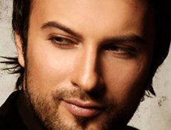 Tarkan Rize'de baba mezarına gitti