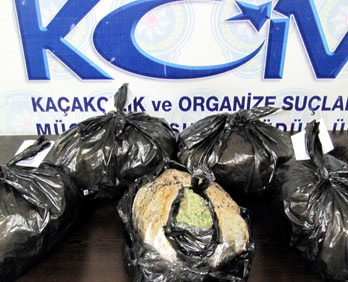 Rize'de 3 Kg esrar ele geçirildi