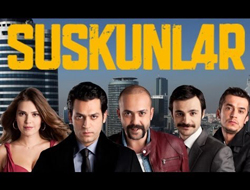 Dizi setinde bıçaklandı