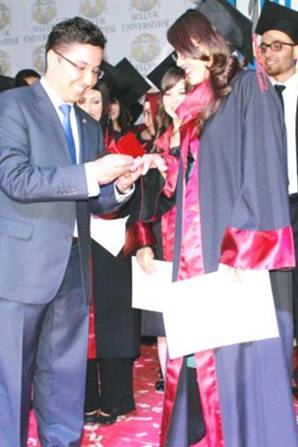 Kaymakamdan sürpriz evlilik teklifi