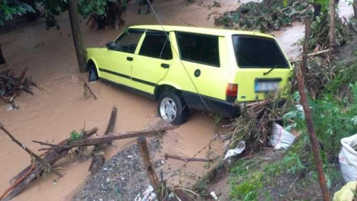 Giresun'da sel ve heyelan aynı anda geldi! Büyük hasar oluştu