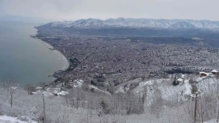 Ordu Akkuş’ta kar ve buzlanma nedeniyle okullar tatil