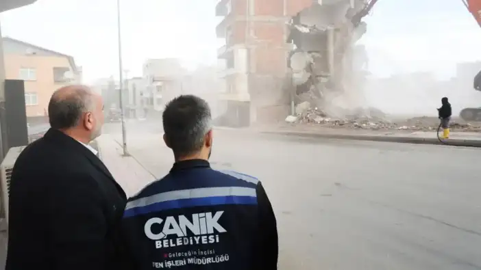 Canik’te Kentsel Dönüşüm: 741 Riskli Binanın Yıkımı Sürüyor