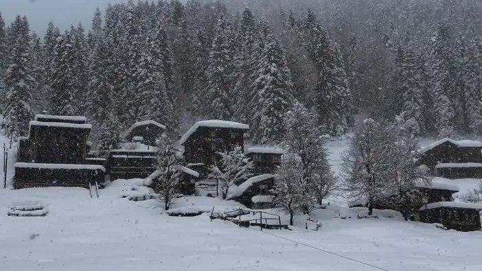 Trabzon’da kar, Giresun’da rekor: 6 ilde 670 yerleşim yeri ulaşıma kapandı