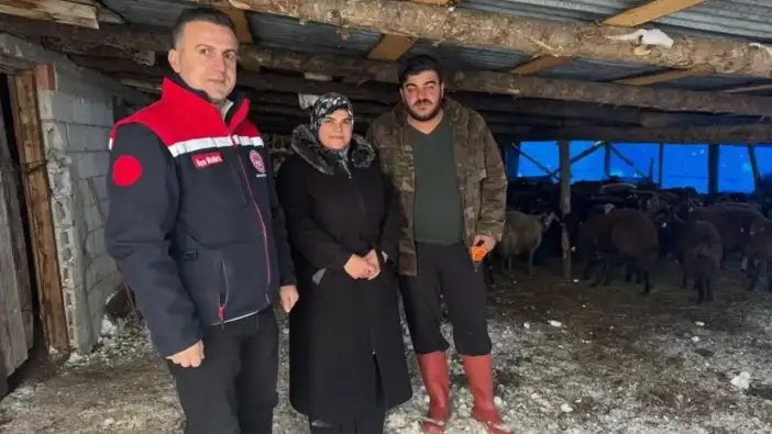 Bayburt’ta hayvancılığa destek sürüyor: 100 küçükbaşla kendi işletmesini kurdu