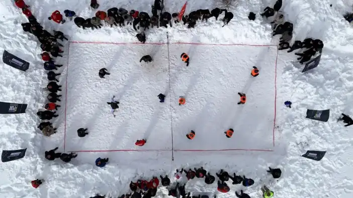 Gümüşhane’de 33. kar voleybolu şenliği Ahmet Çalık anısına düzenlendi